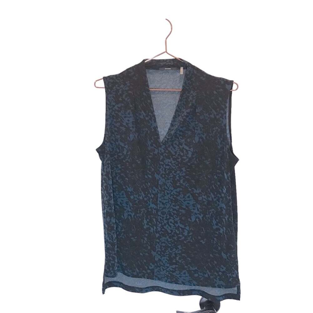 Tahari Blue and Black Animal Print v neck sleeveless Blouse size small